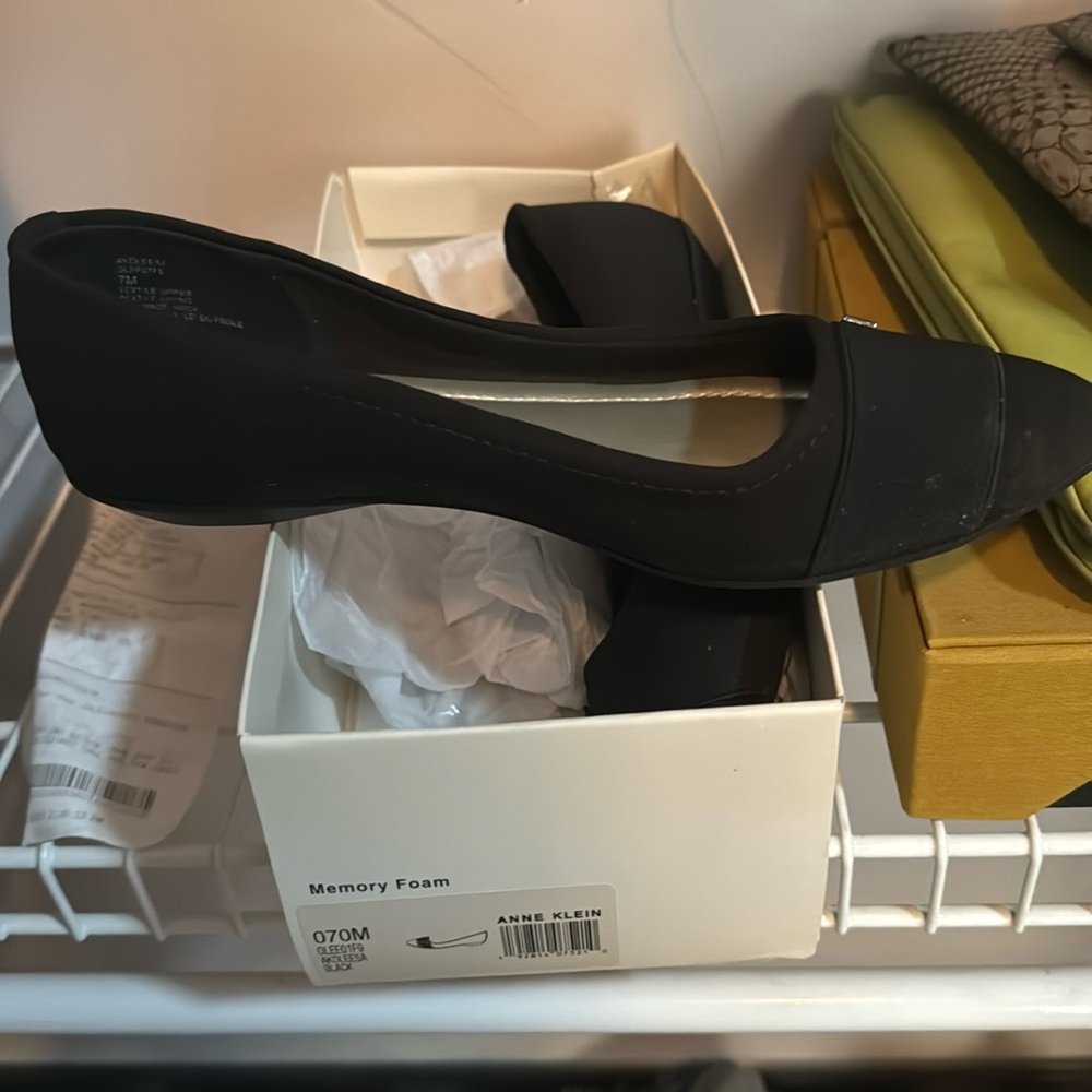 Anne Klein Women's Oalise Slip on Ballet Flat in Black Size 7M